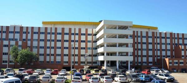 Hospital de Clínicas celebra en modo COVID sus 126 años de trabajo » Ñanduti
