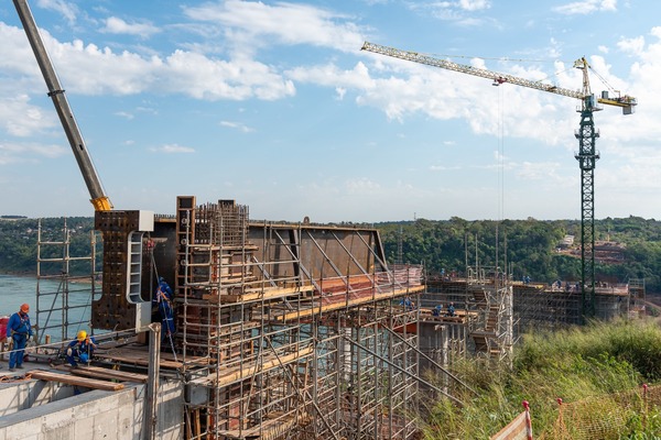 Puente de la Integración: Otra gigantesca viga llegó a la zona de obras - Noticde.com