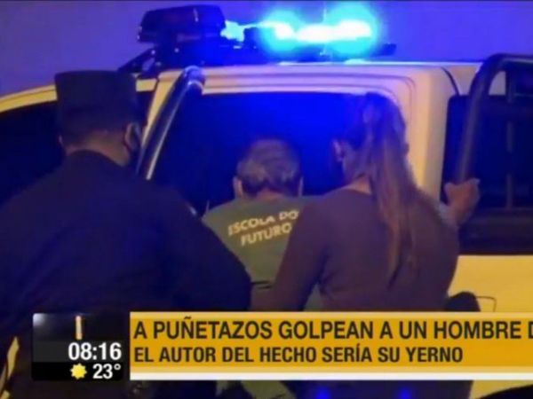 Golpeó y tiró contra una mesa a su suegro de 93 años