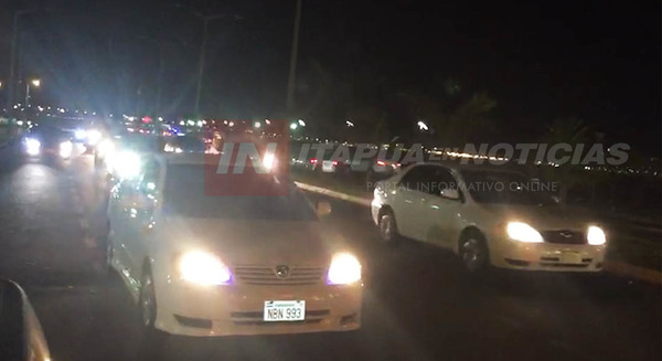POLICÍA DISPERSÓ A CENTENARES DE PERSONAS AGLOMERADAS EN LA COSTANERA