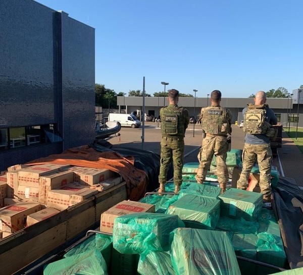 Cae 1,5 mil cajas de CIGARRILLOS producidos por TABESA en el Brasil