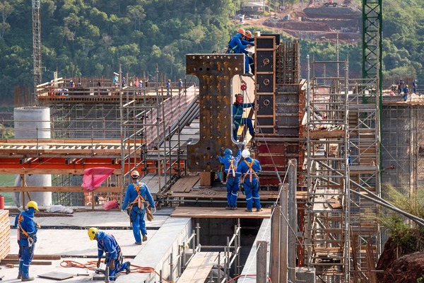 Puente de la Integración: segunda viga ya está en la zona de obras