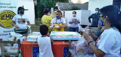 Docentes del CNL festejan el Día del Divino Niño Jesús con una gran chocolatada • Luque Noticias