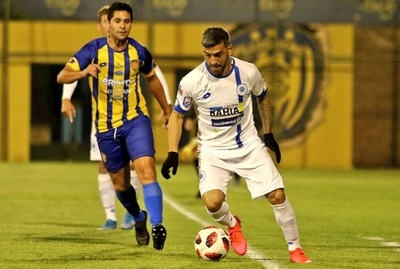 Futbolista del 12 de Octubre dice que ya le duele la nariz por tantos test