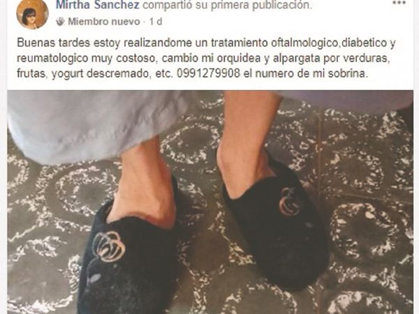 Doña pidió trueque de su vieja alpargata por frutas y verduras