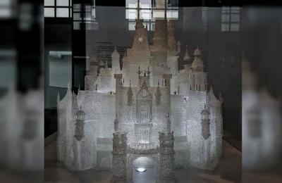 Niños jugaban en un museo y destrozaron el castillo de vidrio soplado más grande del mundo - SNT