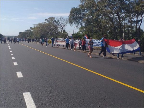 Pobladores de Nueva Londres realizan nuevo cierre de la ruta PY02