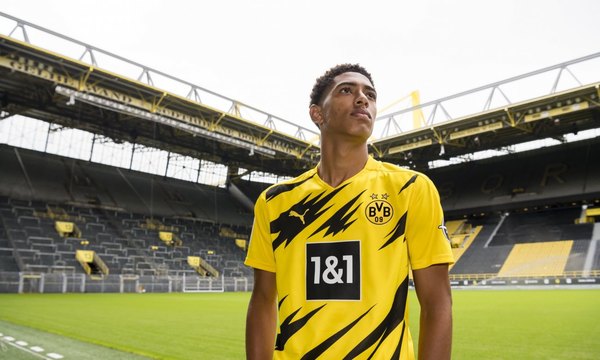 La curiosa presentación del nuevo refuerzo del Borussia Dortmund