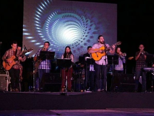 Artistas pueden acceder a fondos de ayuda para música y teatro