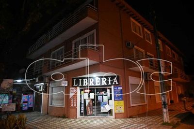 Presuntos motochorros asaltaron una librería sobre Lillo - Nacionales - ABC Color