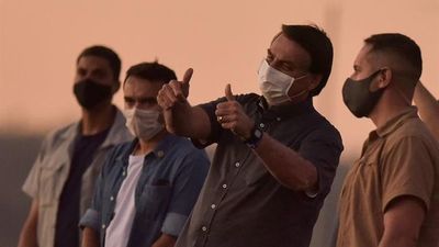 Bolsonaro se muestra recuperado del virus y vuelve a acercarse a seguidores » Ñanduti