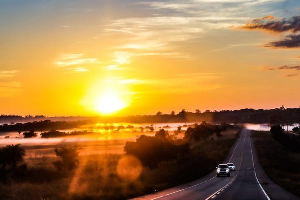 Meteorología anuncia día soleado con vientos del noreste