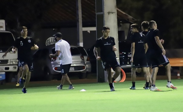 Plantel, cuerpo técnico y staff de Olimpia se sometieron a pruebas de COVID-19 tras caso positivo de jugador