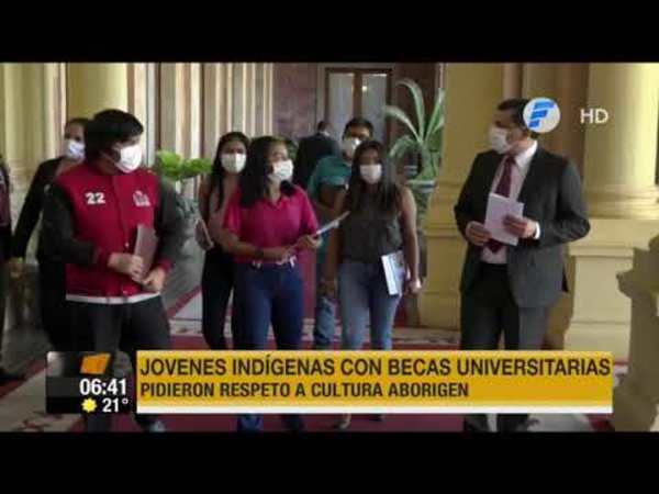 Jóvenes indígenas reciben apoyo para seguir carreras universitarias