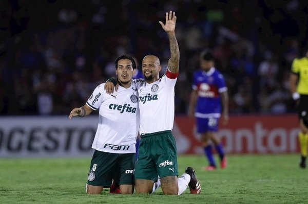 Gómez no arregla con Palmeiras y queda al margen por ahora