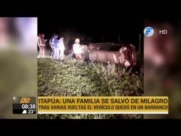 Familia se salva de milagro tras terrible accidente rutero