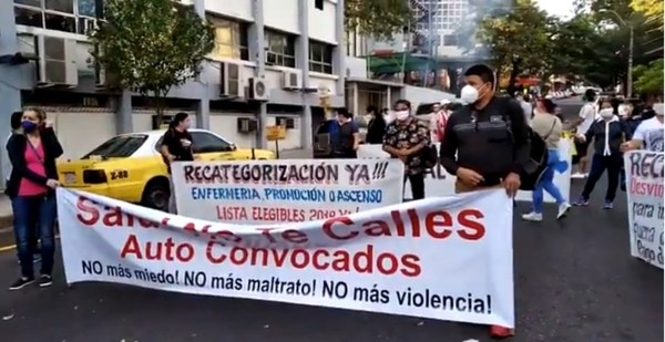 Trabajadores de blanco exigen “una explicación de lo que está pasando” - ADN Paraguayo