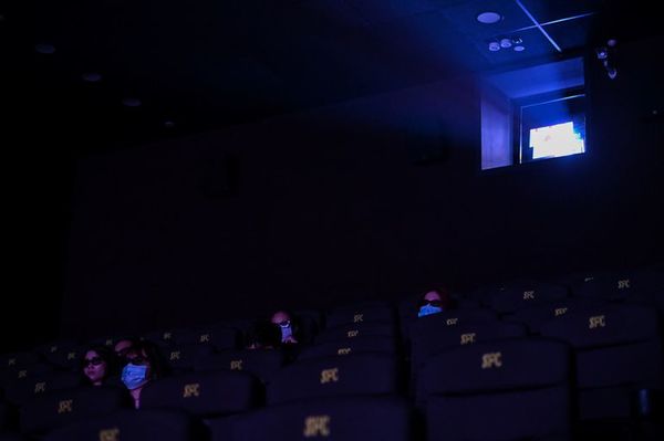 Cierre de Hollywood amenaza con vaciar cines del resto del mundo - Cine y TV - ABC Color