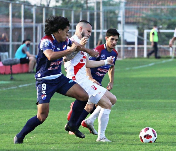 Volvió el fútbol: Nacional y River empataron