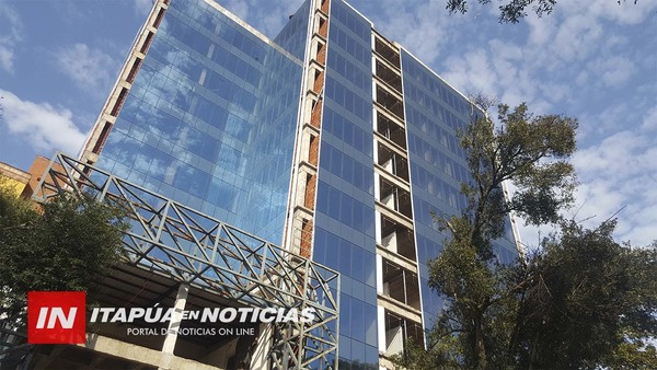 FISCAL GENERAL CONVERSÓ SOBRE EL ABANDONO DEL EDIFICIO DE LA FISCALÍA EN ENCARNACIÓN