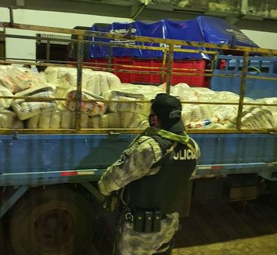 Hallan unos 30.000 kilos de azúcar de contrabando en depósito del mercado - ABC en el Este - ABC Color