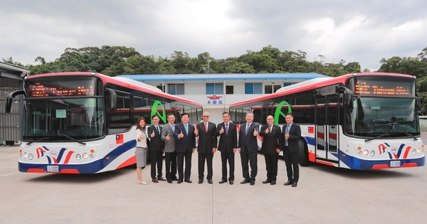 Buses eléctricos donados por Taiwán arribarán al país cuando se rehabiliten vuelos