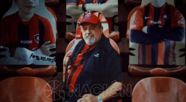 El doctor Díez Pérez, presente para alentar a su querido Cerro Porteño desde lo alto