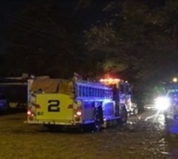 Tres heridos tras incendio de una vivienda en Asunción - Paraguay.com
