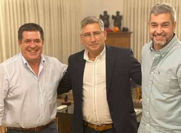 HOY / Marito y Cartes “como dos hermanos” en Mburuvicha Róga, según gobernador