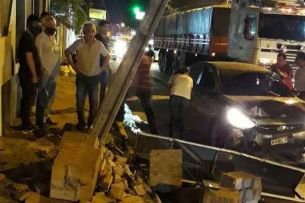 #Ahora ACCIDENTE EN CENTRO DE CORONEL OVIEDO