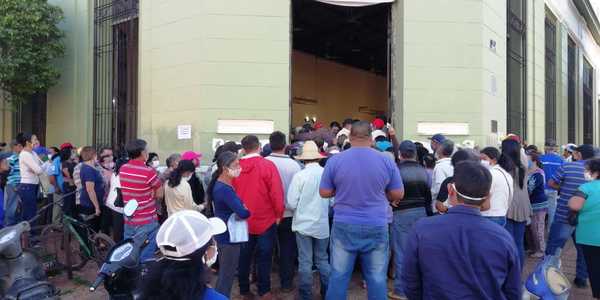 Entregan tarjetas a abuelitos que cobrarán subsidio por primera vez | Radio Regional 660 AM