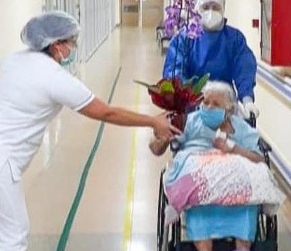 Abuelita de 94 años gana batalla al Coronavirus | Radio Regional 660 AM