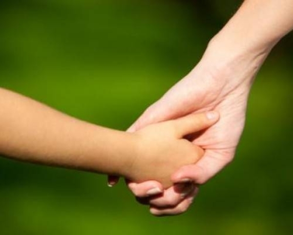 HOY / “Recuperate pronto para volver a abrazarnos”, niña de 5 años a su madre con Covid-19