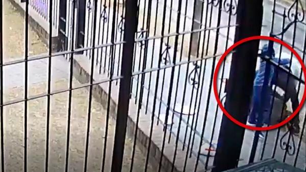Niño de 5 años se enfrenta a ladrón para que no asalte a su madre | Noticias Paraguay