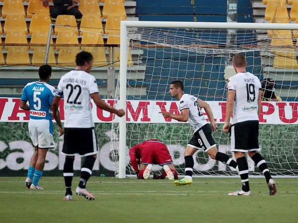 Napoli se estrella en Parma