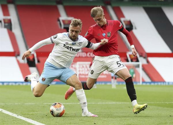 El West Ham conquista su permanencia en Manchester