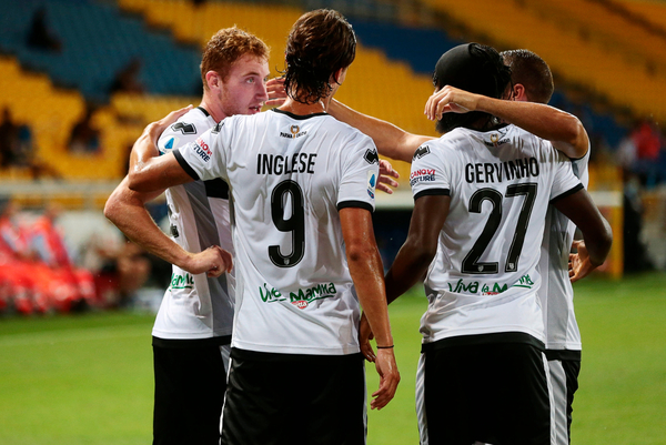 Parma aleja al Napoli de los puestos de Europa League