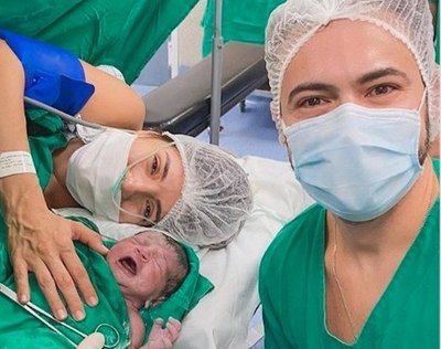 Por su bebecita tuvo que sacarse la barba | Crónica