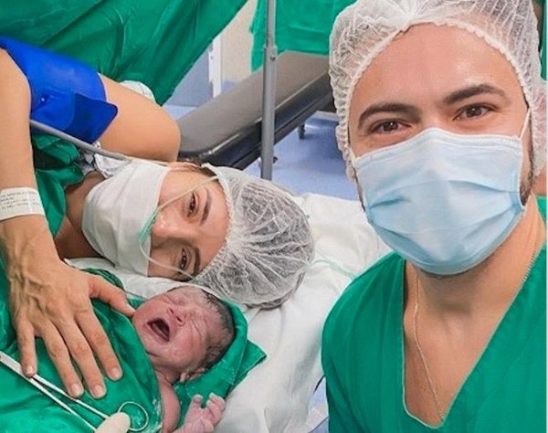Por su bebecita tuvo que sacarse la barba | Crónica