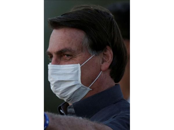 Bolsonaro vuelve a dar positivo y Brasil rompe nuevo récord