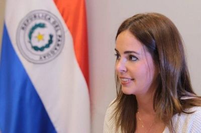 Primera dama y su familia crean empresas offshore en EEUU y Panamá