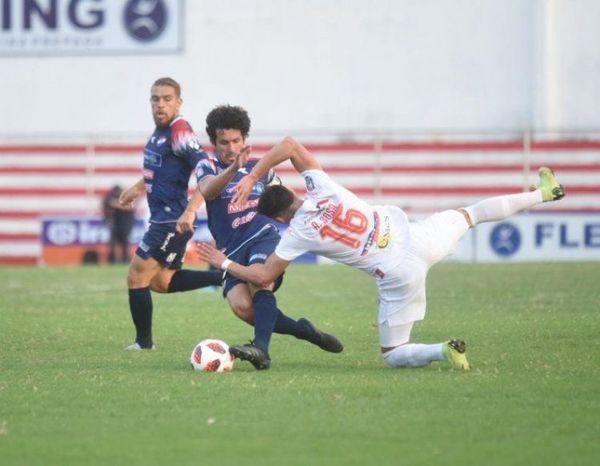 El fútbol retornó con una igualdad en Los Jardines