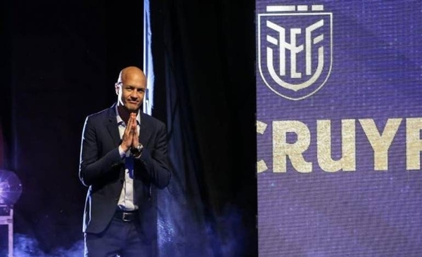 HOY / Cruyff y la Federación de Ecuador rescinden contrato sin pagos adicionales