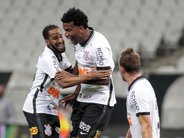 Corinthians y Gremio ganan en vuelta del fútbol en Sao Paulo
