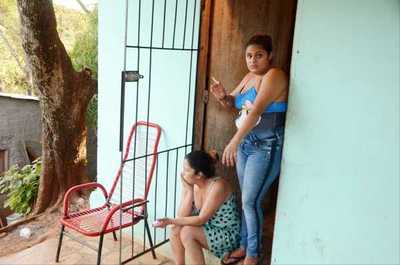 Allanan vivienda, detienen a dos microtraficantes e incautan drogas