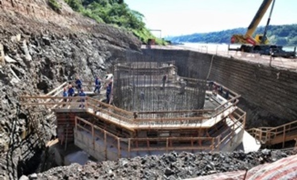 Bases de la torre principal del Puente de la Integración van tomando forma