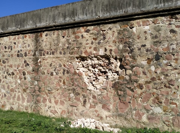Verificarán desprendimiento de muro perimetral de la Penitenciaría de Concepción
