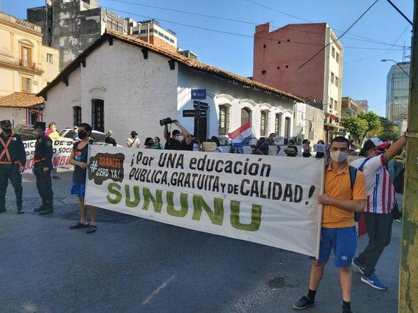 Microcentro, sitiado por protestas - Nacionales - ABC Color