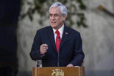 Senado de Chile respalda proyecto de pensiones en golpe a Piñera
