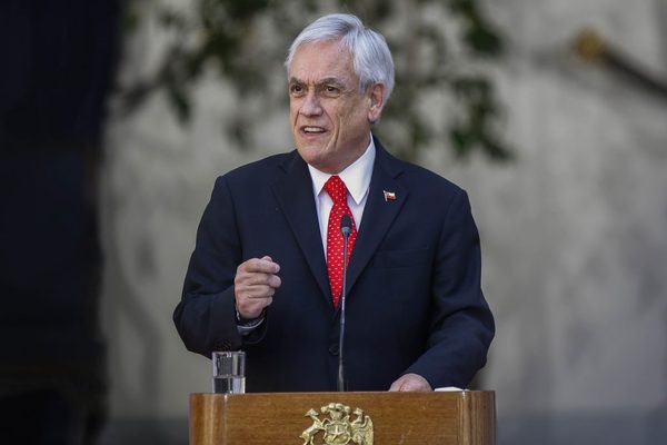 Senado de Chile respalda proyecto de pensiones en golpe a Piñera